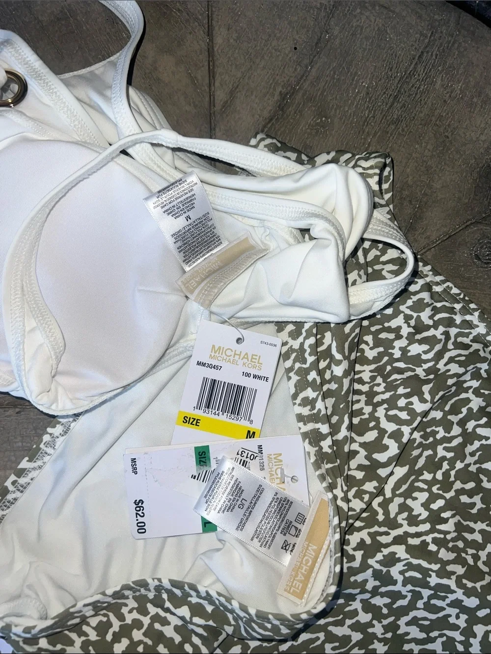 Stunning matchup set M/L amazing cream color top matching bottoms.   B45